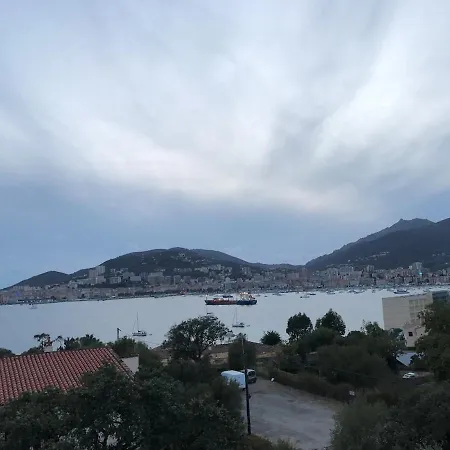 Climatisee Avec Vue Panoramique Proche