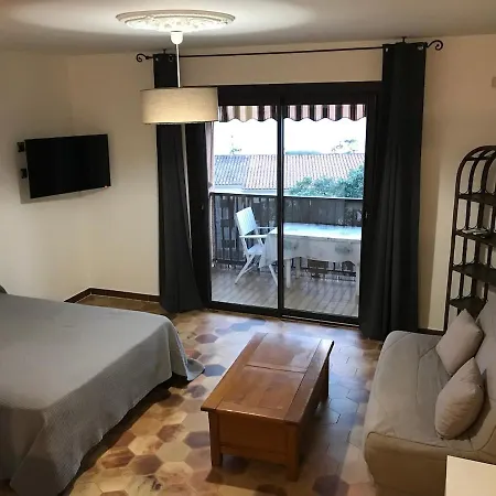 Climatisee Avec Vue Panoramique Proche Αζάτσιο